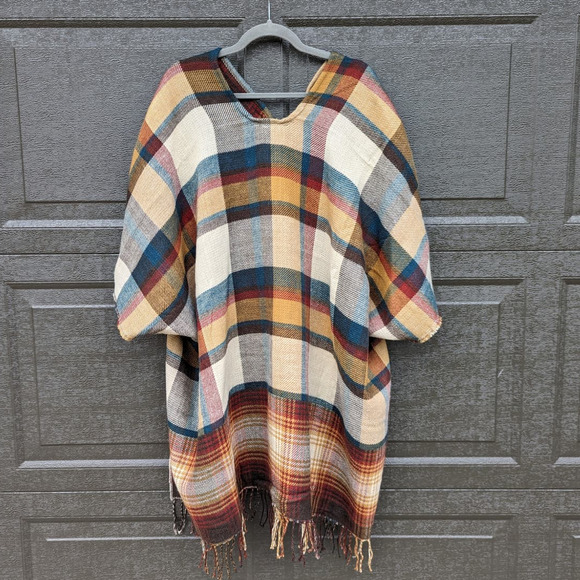 NWT Plaid Shawl, Fringe Fray at Hem Indie Women's One Size - Picture 2 of 4